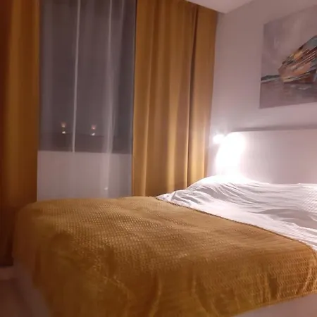 Apartment Gold