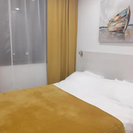 Gold Apartment *